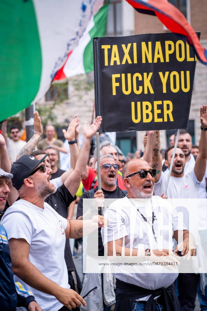 Taxi drivers on strike from all over Italy gather in Rome to protest against the government deregulation policies which, they say, favour Uber and NCC Rome Italy - ZUMAg256 20240521_znp_g256_004