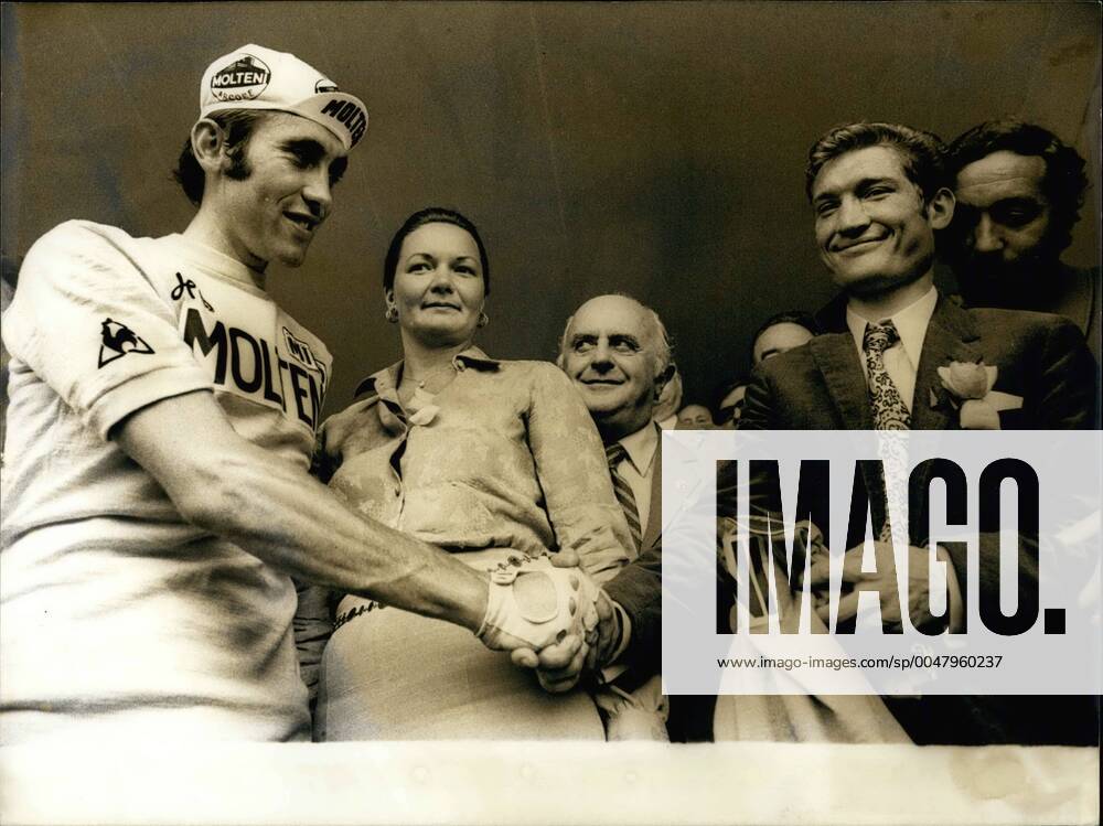 Jul. 23, 1972 - Eddy Merckx won the Tour de France for a fourth time. Gimondi came in second and Poulidor in 3rd. Guimard had to drop out due to a bad knee. - ZUMAk09 Jul. 23, 1972 - Eddy Merckx won the Tour de France for a fourth time. Gimondi came in second and Poulidor in 3rd. Guima imago images 16758602