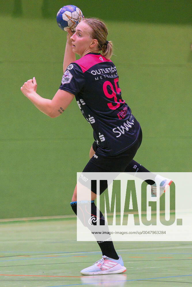 Dorina Korsos TusSies Metzingen 95 TusSies Metzingen vs SG H2Ku Herrenberg Kuties Handball, HBF, DHB Cup match, Women s EHF European League,Test match, 27 08 2020, Photo TBaur Eibner TusSies Metzingen vs SG H2Ku Herrenberg Kuties Test match ,27 08 2020 Metzingen