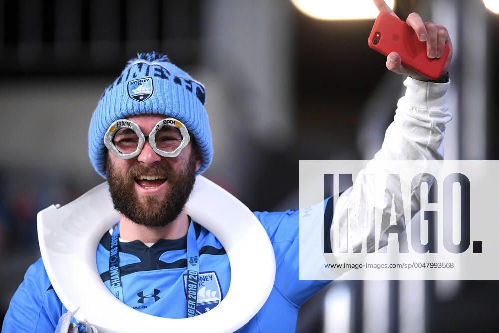 KW35 ALEAGUE GRAND FINAL SYDNEY FC CITY, A Sydney FC supporter is seen ahead of the A-League Grand Final match between Sydney FC and Melbourne City at Bankwest Stadium in Sydney, Sunday, August 30, 2020. ( NO ARCHIVING, , NO USE IN BOOKS WITHOUT CONSENT SYDNEY NSW AUSTRALIA