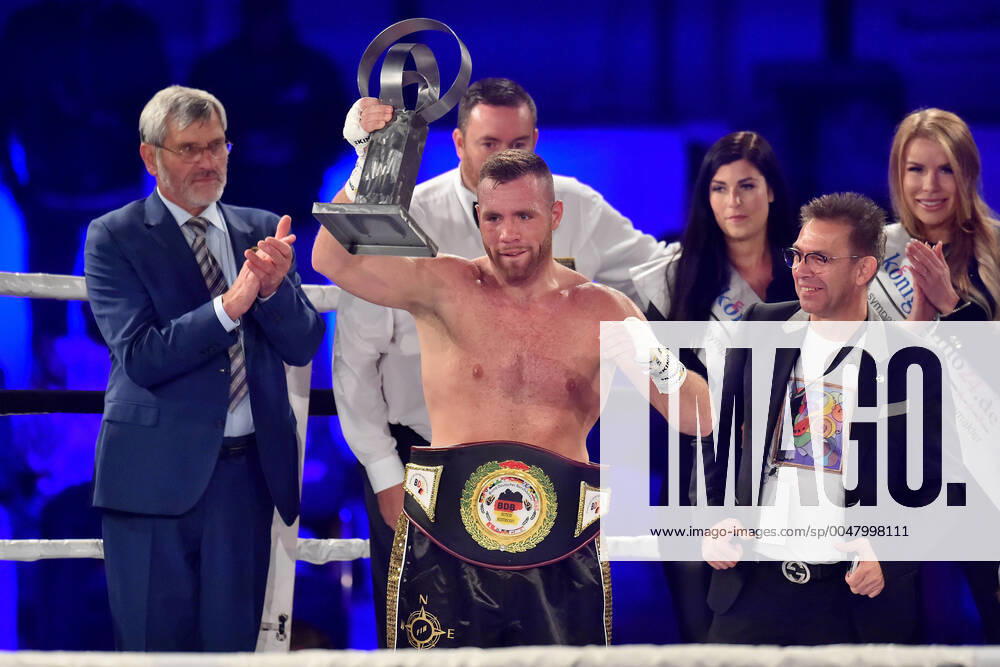 Boxing Tommy Punch Zoltan Sera on 29 08 2020 in the ice stadium in Braunlage Tommy Punch Germany cheers for his victory MT