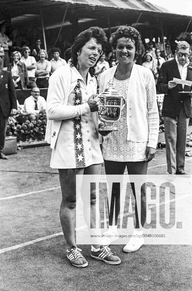 US Open Tennis 1974 Billie Jean King (USA) holding the 1974 US Open Tennis championship trophy with runner up Evonne Goolagong (AUS) Forest Hills Westside Tennis Club NY United States