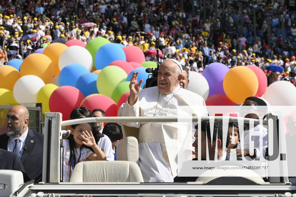 KW21 Pope Francis Leads First World Children s Day - Rome Pope Francis at Rome s Olympic stadium on the occasion of the Children World Day, in Rome, Italy, on May 25, 2024. Photo by Vatican media Catholic Press Photo IPA ABACAPRESS.COM Rome Italy