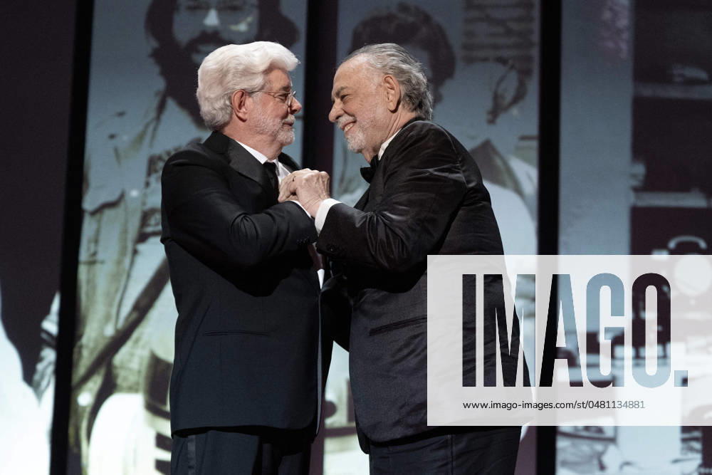 Bilder des Jahres 2024, Entertainment 05 Mai Entertainment Themen der Woche KW21 Annual Cannes Film Festival - Closing Ceremony - Cannes DN Francis Ford Coppola presents the Honorary Palme D?Or Award to George Lucas during the Closing Ceremony at the 77th annual Cannes Film Festival at Palais des Festivals on May 25, 2024 in Cannes, France. Photo by David NIVIERE ABACAPRESS.COM CANNES France