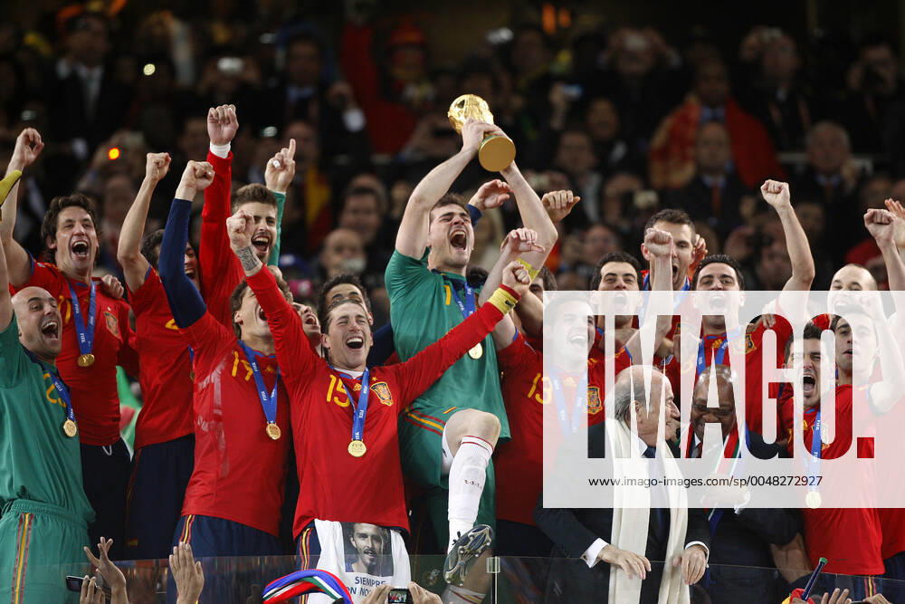 Iker Casillas Lifts The World Cup For Spain Netherlands V Spain Netherlands V Spain, FIFA World Cup, WM, Weltmeisterschaft, Fussball Final Soccer City, Johannesburg, South Africa 11 July 2010 2010 FIFA WORLD CUP FINAL SOUTH AFRICA SOCCER CITY, JOHANNESBURG, 11 07 2010 Iker Casillas Lifts The World Cup For Spain Netherlands V Spain Netherlands V Spain, Fifa World Cup Final Soccer City, Johannesburg, South Africa 11 July 2010 2010 FIFA WORLD CUP FINAL SOUTH AFRICA SOCCER CITY, JOHANNESBURG, 11 07 2010 IKER CASILLAS LIFTS THE WORLD CUP FOR SPAIN NETHERLANDS V SPAIN 2010 FIFA WORLD CUP FINAL SOUTH AFRICA SOCCER CITY, JOHANNESBURG