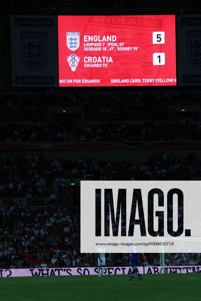 5:1 Endstand bei der Partie England vs. Kroatien in London - o0 Totale, Anzeigetafel, Anzeige, Tafel, Stadionanzeige, Wembley Stadium Wembleystadion o00 Objekt