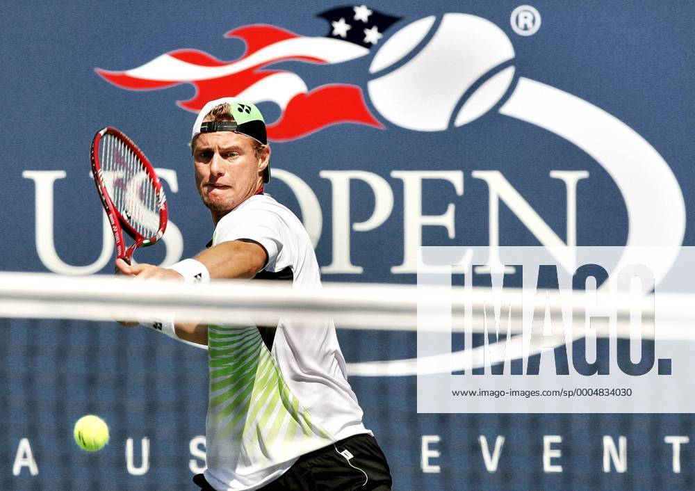 TENNIS - ATP, US Open 2009 -05090967012 - NEW YORK CITY,NEW YORK,USA,05.SEP.09 - TENNIS - ATP World Tour, Flushing Meadows, US Open 2009, Grand Slam. Bild zeigt Lleyton Hewitt (AUSTRALIEN) mit dem Logo der US Open. - o00 Schriftzug Logo Emblem