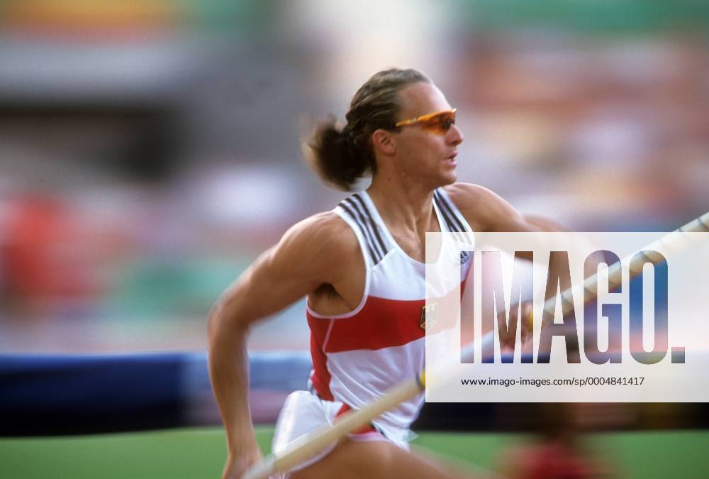 Tim Lobinger (Deutschland) Leichtathletik WM Herren WM 1999, Nationaltrikot, Stabhochsprung Einzelbild Sevilla