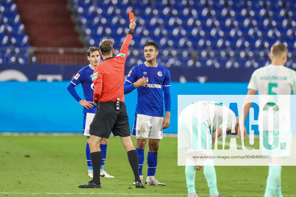 Football, Season 2020 2021, 1 Bundesliga, FC Schalke 04 SV Werder Bremen, Ozan Kabak FC Schalke 04 sees the red card Gelsenkirchen Veltins Arena NRW Germany xRHR FOTO TRx