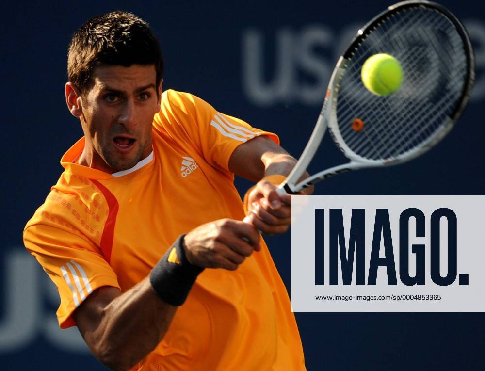 (090914) -- NEW YORK, Sept. 14, 2009 (Xinhua) -- Novak Djokovic of Serbia returns the ball during the men s singles semifinal match at the U.S. Open tennis tournament in New York, Sept. 13, 2009. NEW YORK-TENNIS-US OPEN-FEDERER VS DJOKOVIC