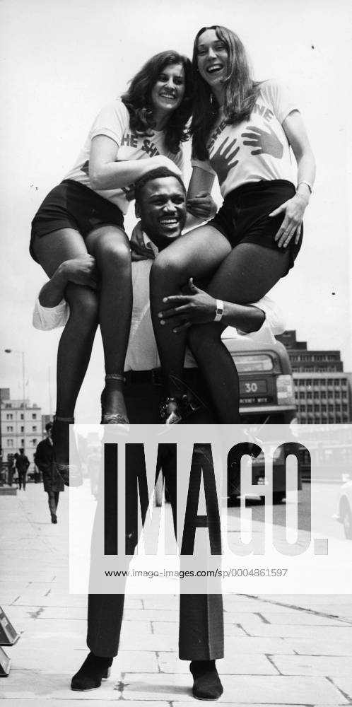 Smokin Joe Frazier (USA) - - ZUMAk09 o0 Aufnahmedatum geschätzt o0 Herren Boxen o0 kurios privat