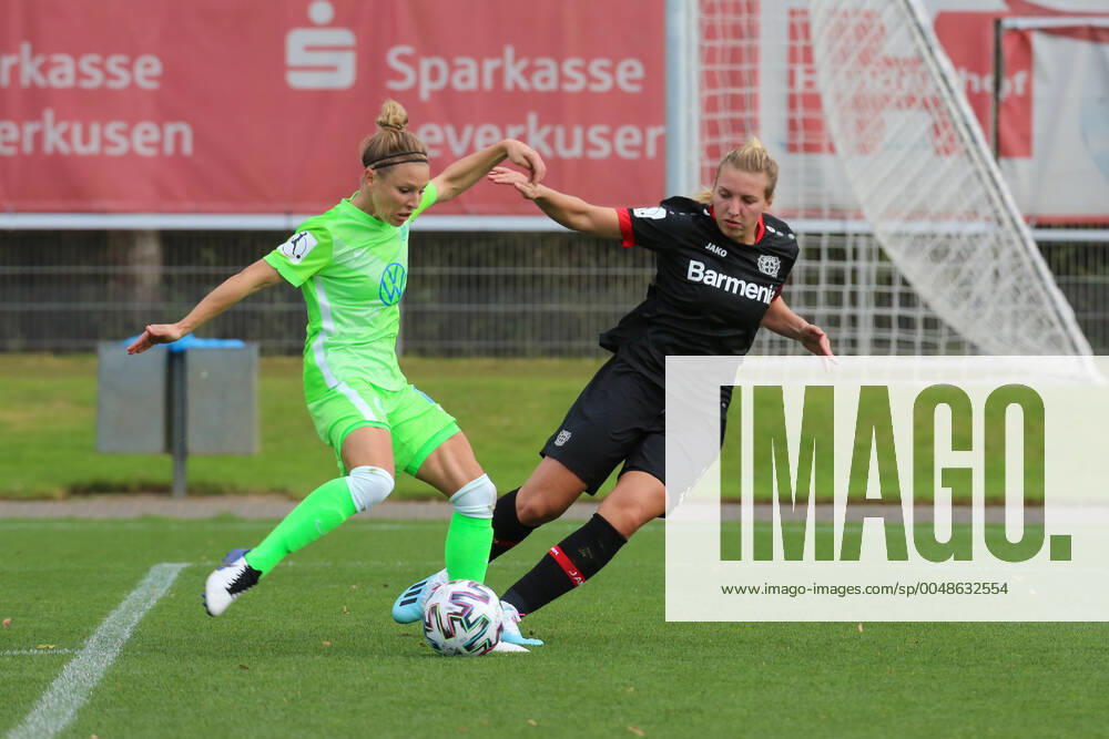 Leverkusen, Germany, 04 10 2020, Women Bundesliga Flyer alert, 4 Matchday, Bayer 04 Leverkusen VfL Wolfsburg, Svenja Huth Wolfsburg , Melissa Friedrich B04