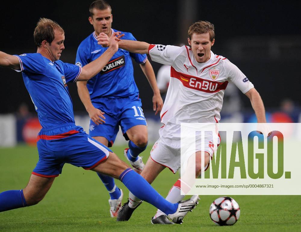 Aliaksandr Hleb (re, VfB Stuttgart) gegen Steven Naismith (li.) und Jerome Rothen (hinten, Glasgow Rangers)