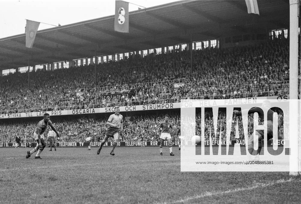 STOCKHOLM 1958 06 29 Brazils PelÃ L scores the 3 1 goal past Swedens Orvar Bergmark at Swedens goalkeeper Kalle Svensson R during the FIFA World Cup final soccer match at Rasunda stadium in Stockholm, Sweden Brazil won 5 2 and became World Champions for the first time, Stockholm Sweden SOCCER