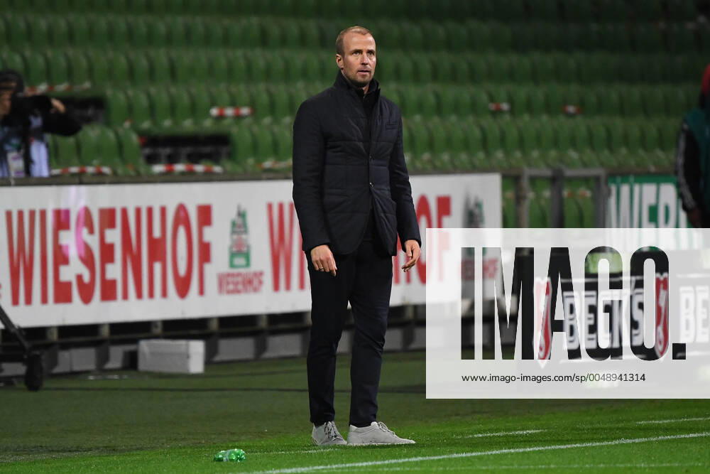 1 Bundesliga, SV Werder Bremen TSG 1899 Hoffenheim, from left to right, Hoffenheims Trainer Sebastian Hoeness TSG 1899 Hoffenheim Bremen prio:1