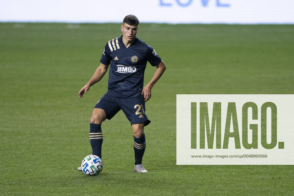 CHESTER, PA - OCTOBER 24: Philadelphia Union Midfielder Anthony Fontana (21) controls the ball during the second half of a Major League Soccer match between the Toronto FC and the Philadelphia Union on October 24, 2020, at Subaru Park in Chester, PA. (Photo by Gregory Fisher Icon Sportswire) SOCCER: OCT 24 MLS, Fussball Herren, USA - Toronto FC at Philadelphia Union Icon201024131