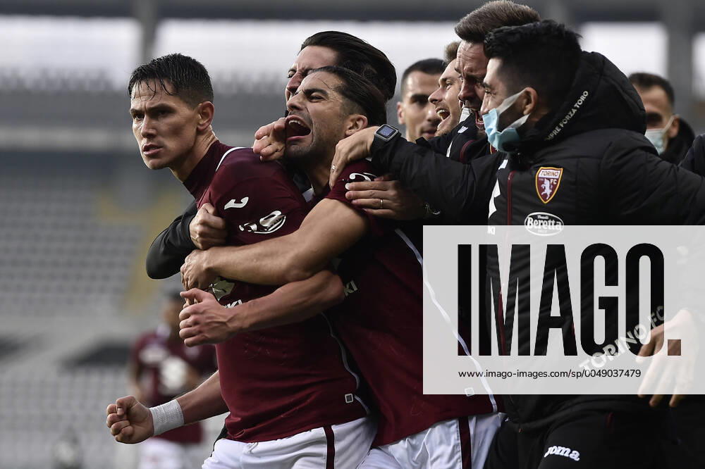 KW44 Photo LaPresse - Fabio Ferrari November 01, 2020 Turin, Italy soccer EXCLUSIVE TORINO FC Torino Fc vs SS Lazio - Italian Football Championship League A TIM 2020 2021 - "Olimpico Grande Torino" stadium. In the pic:Sasa Lukic (Torino Fc); celebrates after gol 3-2
