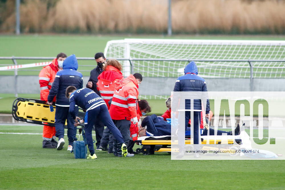 Francisco Martinez, goalkeeping coach of Deportivo, suffers an injury during the warm up of the spanish women league, Primera Iberdrola, football match played between Real Madrid and RC Deportivo de la Coruna Abanca at Ciudad Deportiva Real Madrid on November 04, 2020, in Valdebebas, Madrid, Spain. Valdebebas SPAIN - ZUMAa181 20201104_zaa_a181_006