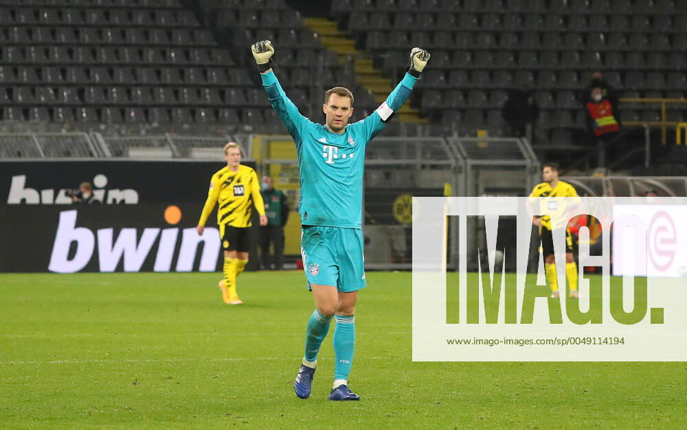 Firo 07 11 2020 Football 1 Bundesliga season 2020 21 BVB , Borussia Dortmund FC Bayern München , Munich firo 07 11 2020 Football 1 Bundesliga season 2020 21 BVB , Borussia Dortmund FC Bayern München , Munich FCB Goalkeeper , Goalkeeper , Goalkeeper , Manuel Neuer , Cheering , Goal cheer , Gesture , Gesture , Foto Jürgen Fromme firo pool Dortmund Bundesland NRW Deutschland Poolfoto Jürgen fromme firo Sportphoto ,