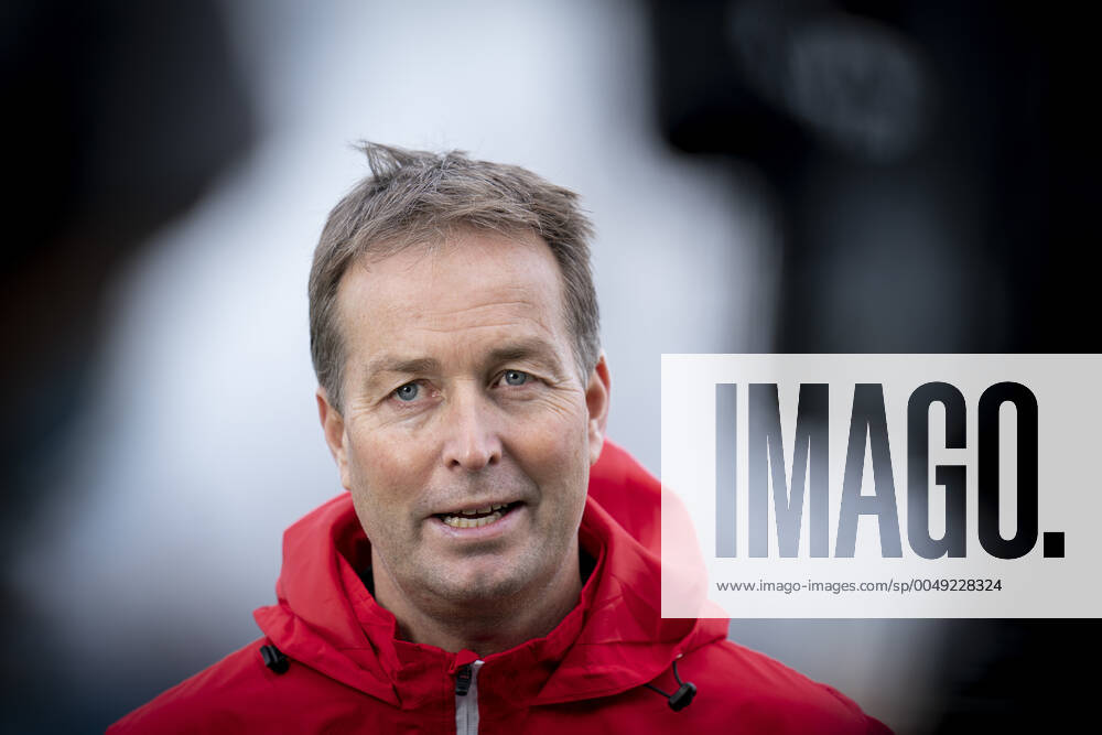 Denmarks national coach Kasper Hjulmand during the national teams mixed zone and training at Helsingoer Stadium, Monday 16 November 2020, Copenhagen Denmark