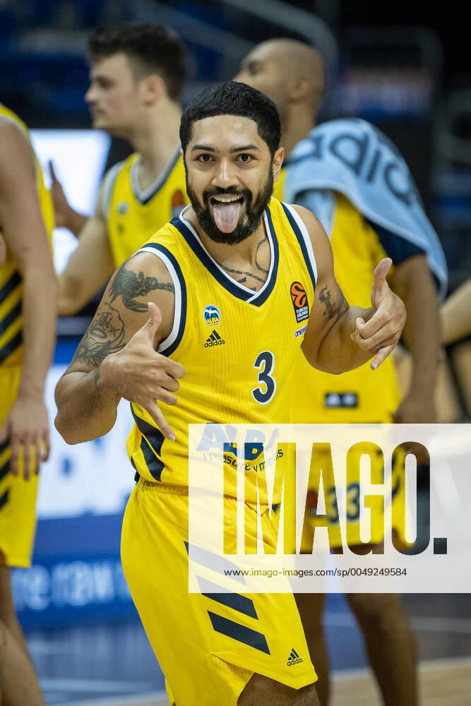 Basketball Berlin 18 11 2020 Euroleague Regualr Season Season 2020 2021 Alba Berlin LDLC ASVEL Villeurbanne Peyton Siva Alba Berlin, No 03 Cheers