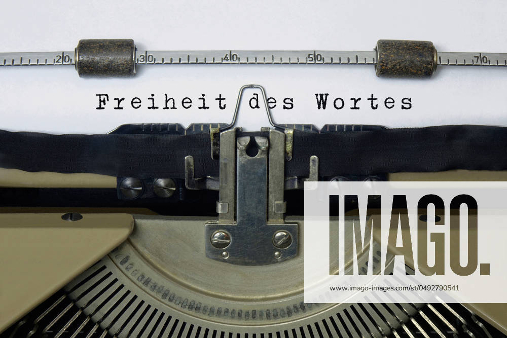 Typewriter with lettering Freiheit des Wortes Typewriter with lettering Freiheit des Wortes, 02 06 2024, Borkwalde, Brandenburg, On the paper in a typewriter is the lettering Freiheit des Wortes