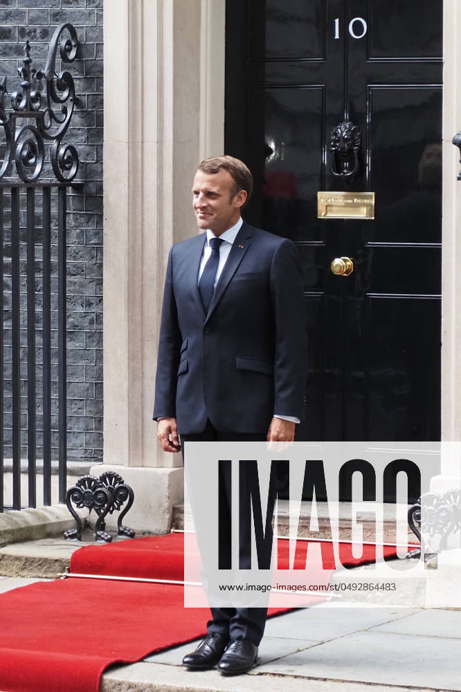 French President Emmanuel Macron visits UK PM Boris Johnson 10 Downing Street, London, UK - 18 June 2020. French President Emmanuel Macron in London to mark the 80th anniversary of Charles de Gaulle’s radio appeal to his countrymen to resist Nazi occupation, and to discuss Brexit with British Prime Minister Boris Johnson. London, England, UK on June 18, 2020. CAP JOR JOR London Greater London Great Britain