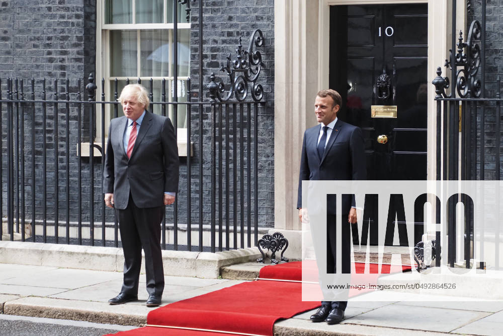 French President Emmanuel Macron visits UK PM Boris Johnson 10 Downing Street, London, UK - 18 June 2020. French President Emmanuel Macron in London to mark the 80th anniversary of Charles de Gaulle’s radio appeal to his countrymen to resist Nazi occupation, and to discuss Brexit with British Prime Minister Boris Johnson. London, England, UK on June 18, 2020. CAP JOR JOR London Greater London Great Britain