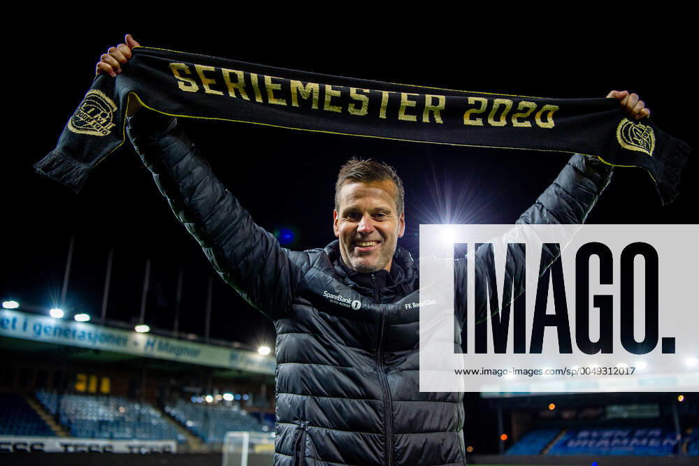 Kjetil Knutsen, head coach of Bodo Glimt, celebrates winning the league after the Eliteserien football match between Stromsgodset and Bodo Glimt on November 22, 2020 in Drammen Photo Vegard Wivestad Grott BILDBYRAN kod VG VG0078 bbeng fotball football fotboll soccer eliteserien stromsgodset godset bodo glimt glimt cheers,