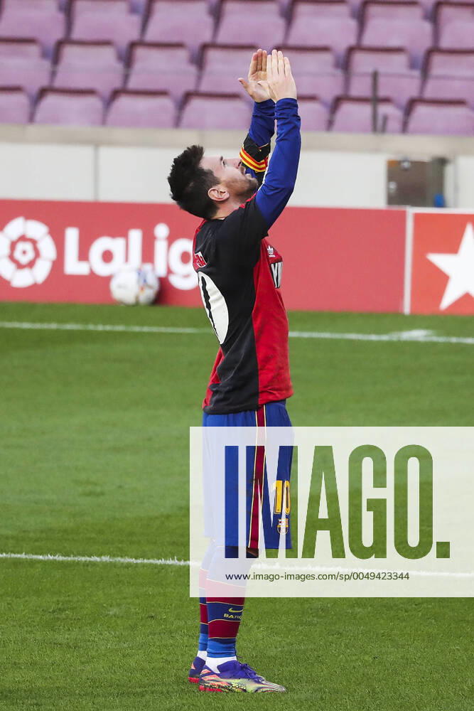 KW48 (201130) -- BARCELONA, Nov. 30, 2020 -- Barcelona s Lionel Messi celebrates his goal and pays tribute to Diego Maradona during a Spanish league football match between FC Barcelona, Barca and CA Osasuna in Barcelona, Spain, Nov. 29, 2020. (SP)SPAIN-BARCELONA-FOOTBALL-SPANISH LEAGUE-FC BARCELONA VS CA OSASUNA MengxDingbo