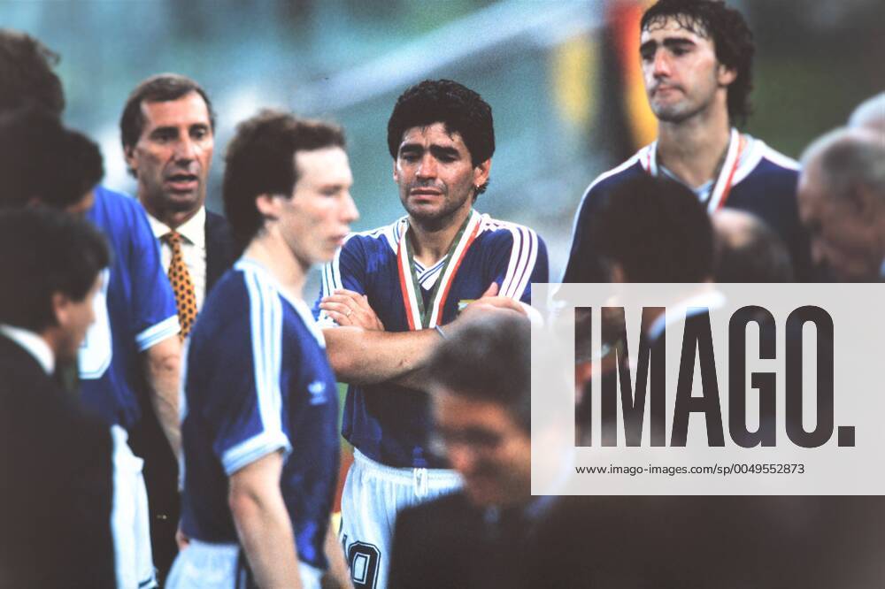 Archivbilder der Woche SPORT KW50 Diego Maradona (ARG), JULY 8, 1990 - Football Soccer : Diego Maradona of Argentina looks dejected after the 1990 FIFA World Cup, WM, Weltmeisterschaft, Fussball final match between West Germany 1-0 Argentina at Stadio Olimpico in Rome, Italy. Noxthirdxpartyxsales (149587226)