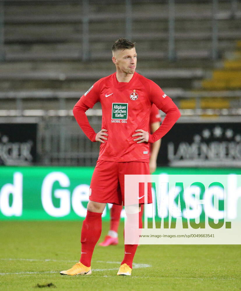 football 3 league, 1 FC Kaiserslautern TSV 1860 Muenchen, v l Marvin Pourie 1 FC Kaiserslautern is disappointed Kaiserslautern