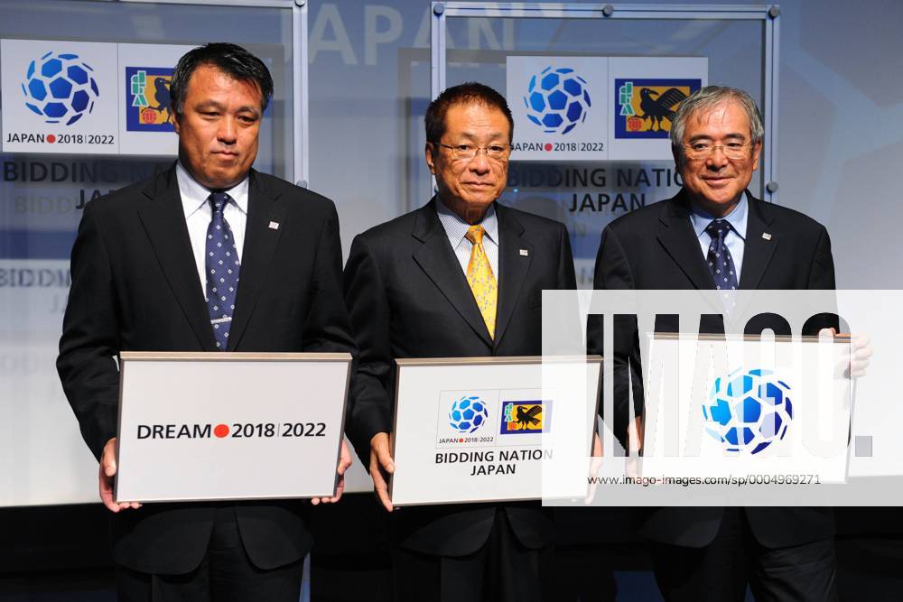 (iL to R) JFA secretary general Kozo Tajima, Junji Ogura (president of East Asian Football Federation), JFA president Motoaki Inukai, Press conference of 2018 2022 FIFA World cup Japan bid committee at JFA House, Tokyo, (2009100815124755) o0 Funktionär Generalsekretär Präsident