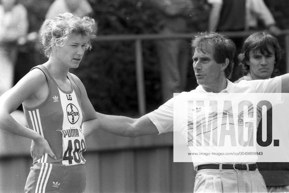 German Athletics Team Championships 1988 in Leverkusen 11 06 1988 Heike Redetzky high jump and coach Gerd Osenberg both Bayer Leverkusen HM