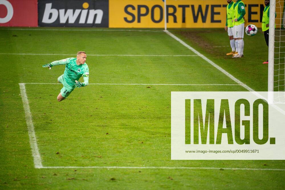 Sascha Burchert SpVgg Greuther Fuerth, 30 , Penalty shootout, Final score 8 9 for Greuther Fuerth, GER, TSG 1899 Hoffenheim vs SpVgg Greuther Fuerth, Football, DFB Pokal, Second Round, Season 2020 2021, 22 12 2020, DFB DFL regulations prohibit any use of photographs as image sequences and or quasi video , GER, TSG 1899 Hoffenheim vs SpVgg Greuther Fuerth, Fussball, DFB Pokal, Zweite Runde, Spielzeit 2020 2021, 22 12 2020 Sinsheim