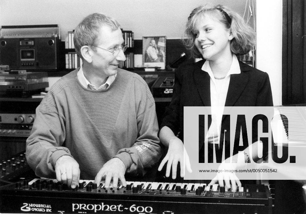 Inka (rechts, GDR) und ihr Vater Komponist Arndt Bause