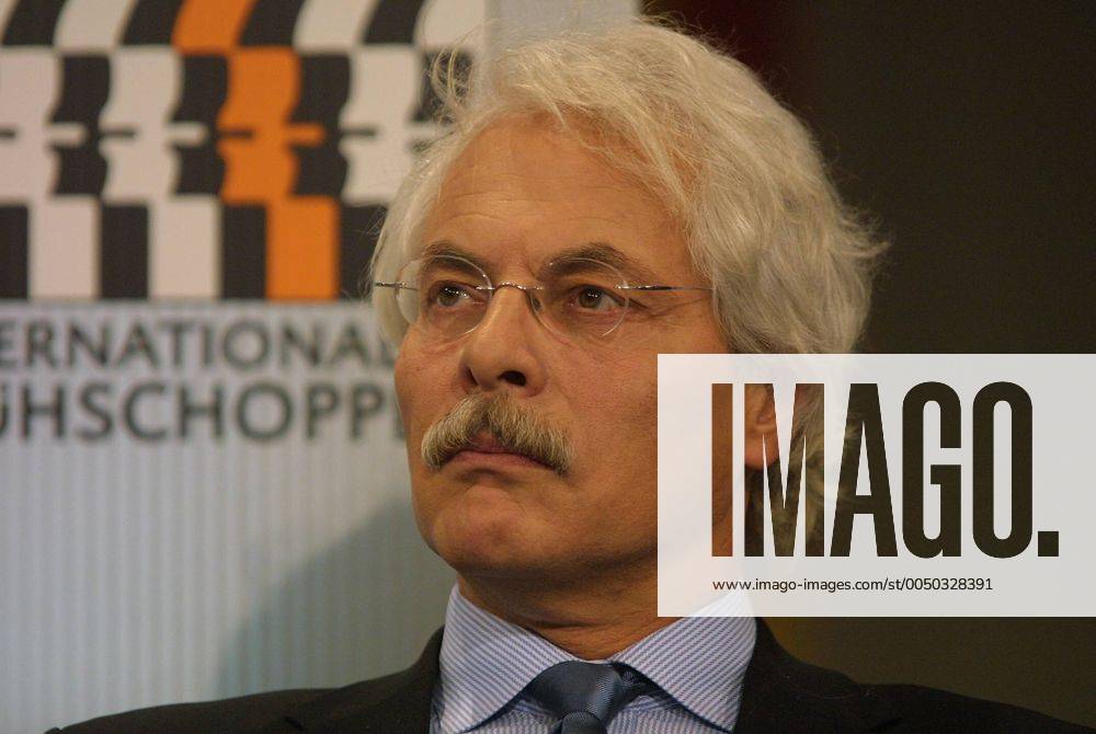 Moderator Thomas Roth (GER Leiter ARD-Hauptstadtstudio) anlässlich des 50-jährigen Jubiläums des -Internationalen Frühschoppens- in Bonn