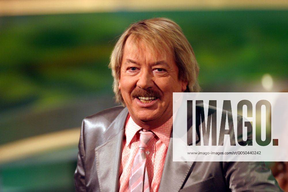 Sänger Werner Böhm (GER) während der RTL-Fernsehshow ICH BIN EIN STAR...! DAS GROSSE WIEDERSEHEN