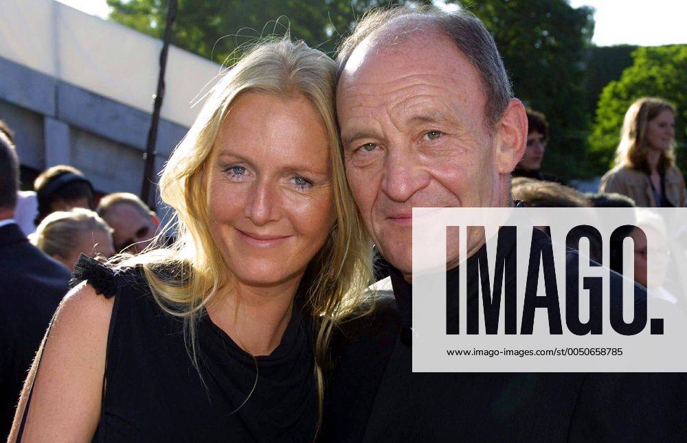 Schauspieler Michael Mendl (GER) mit Ehefrau Carolin Fink (AUT) anlässlich der 52. Verleihung des Deutschen Filmpreises in Berlin