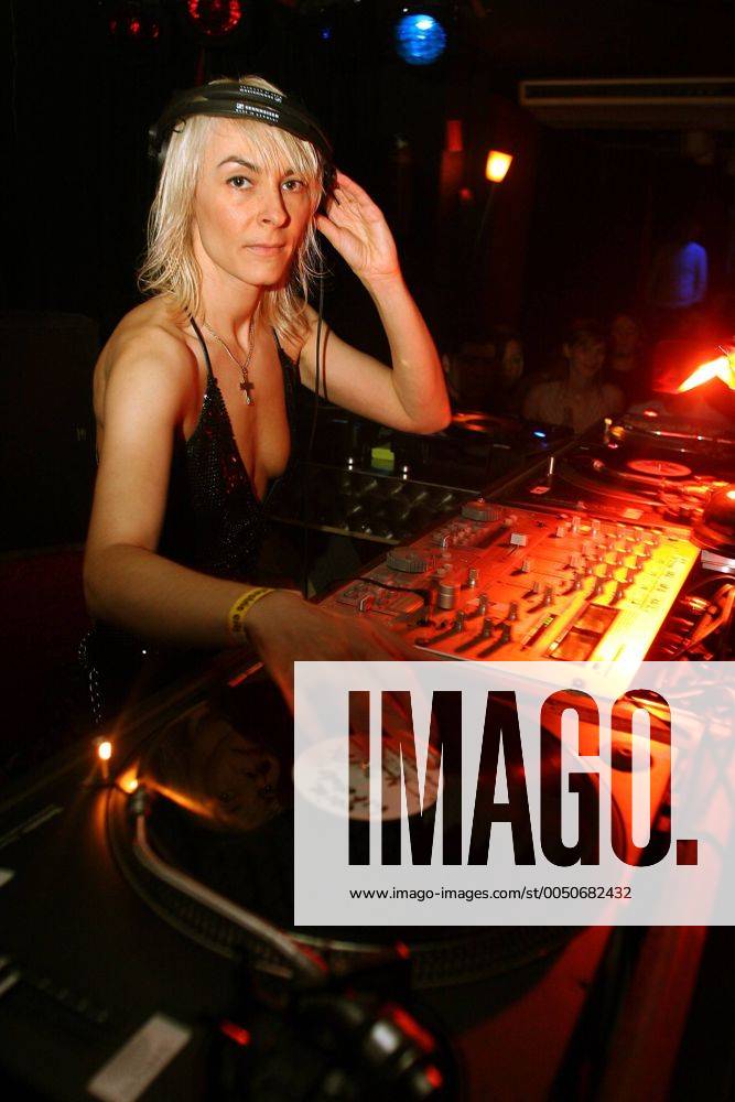 DJane Marusha legt anlässlich der Electric City Club-Nacht im Circus Maximus in Koblenz auf