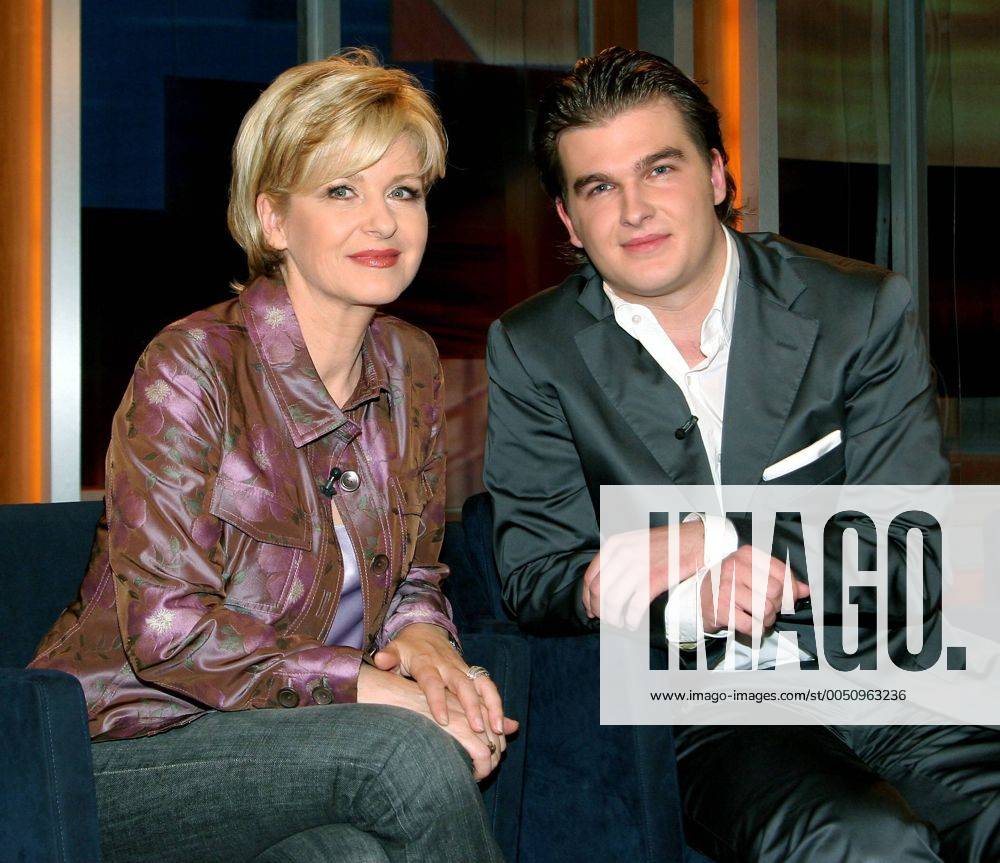 Fernsehmoderatorin Carmen Nebel (GER) und ihr Sohn Gregor Nebel (GER) anlässlich der JOHANNES B. KERNER SHOW in Hamburg