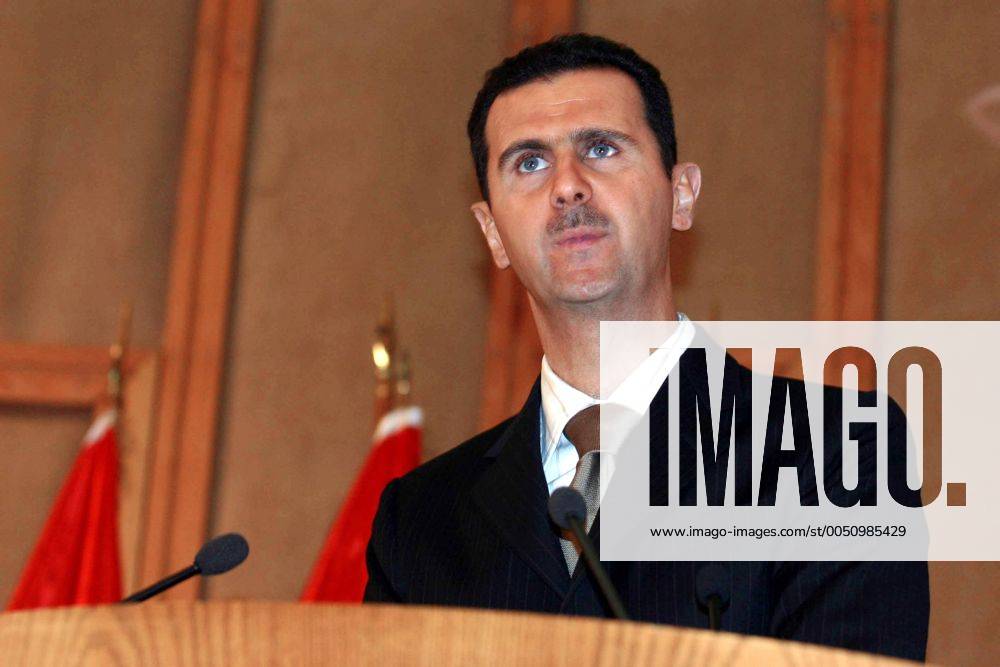 Bashar al-Assad (SYR Staatspräsident Syrien) spricht sich in der Universität von Damaskus für eine Kooperation mit den Vereinten Nationen bezüglich des Todes des libanesischen Premierministers Rafik Hariri aus -