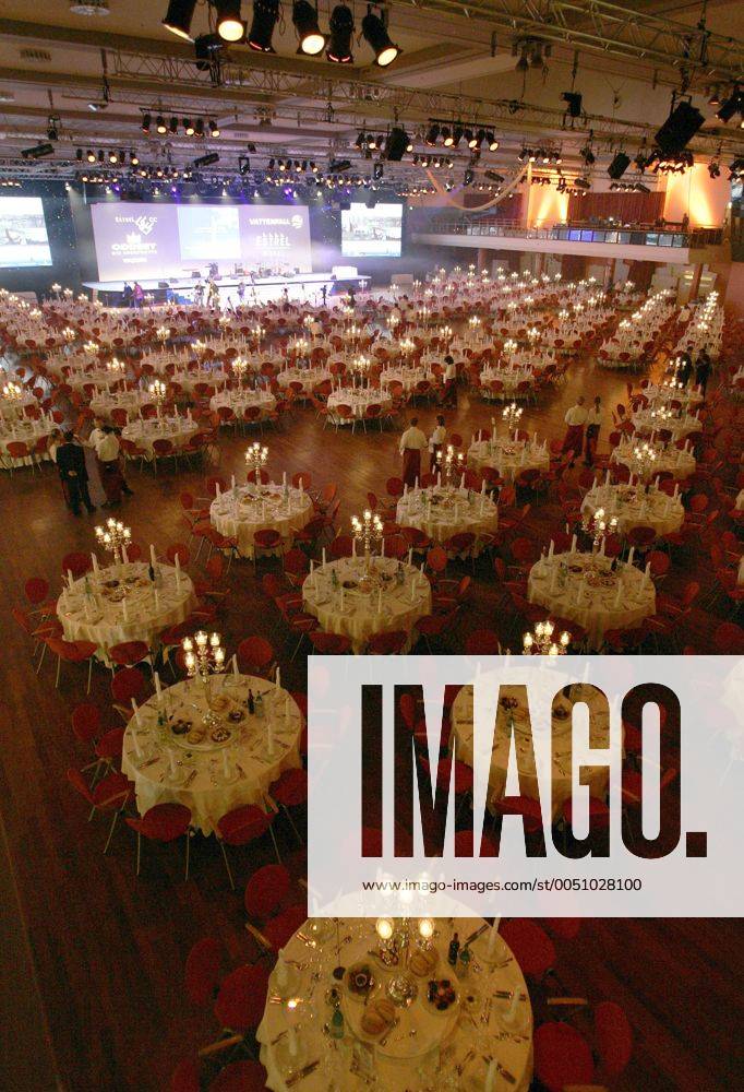 SPORTLER DES JAHRES Gala - unzählige gedeckte Tische warten auf die Gäste im Hotel Estrel in Berlin