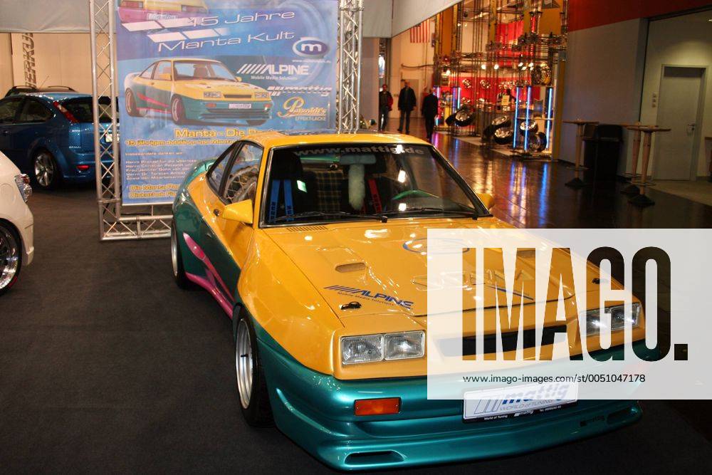 Original Opel Manta aus dem Film - Manta Manta - auf dem Stand des Opel Tuners Mattig auf der Motor Show Essen 2005