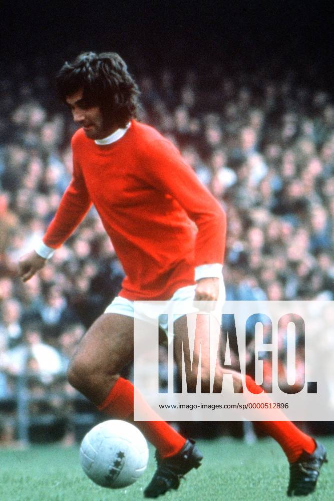George Best (ManU) am Ball Fußball Herren First Division 1968 1969, 1. Englische Liga, Manchester United, Einzelbild Old Trafford Manchester Dynamik,