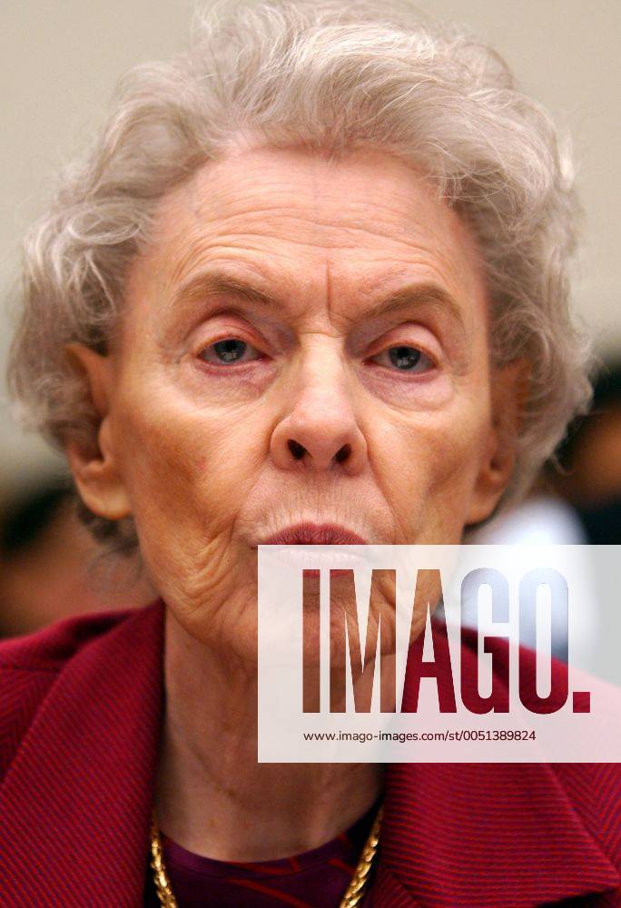 Jeane Kirkpatrick (USA) während einer Anhörung vor dem House International Relations Committee zum Thema United Nations Reform - Aufgabe und Aussichten - in Washington D.C. - - wap2005031573