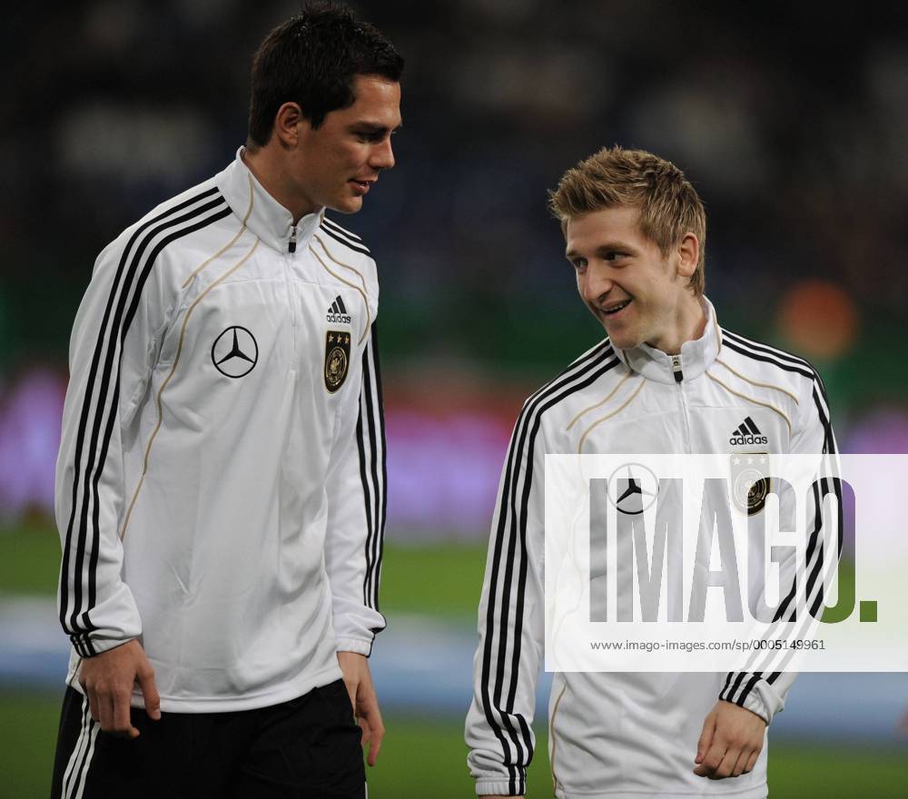 Fussball Länderspiel, Testspiel, DEUTSCHLAND - ELFENBEINKÜSTE 2-2, Marko Marin (Deutschland), rechts, und Marcel Schäfer (Deutschland)