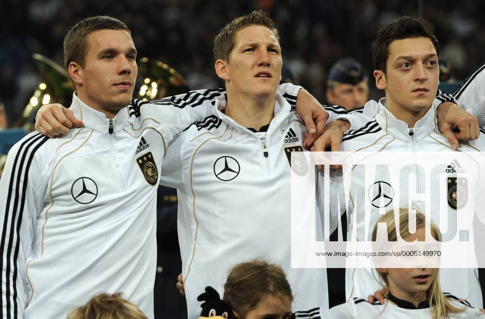 Fussball Länderspiel, Testspiel, DEUTSCHLAND - ELFENBEINKÜSTE 2-2, v.li. Lukas Podolski (Deutschland), Bastian Schweinsteiger (Deutschland) und Mesut Özil (Deutschland)