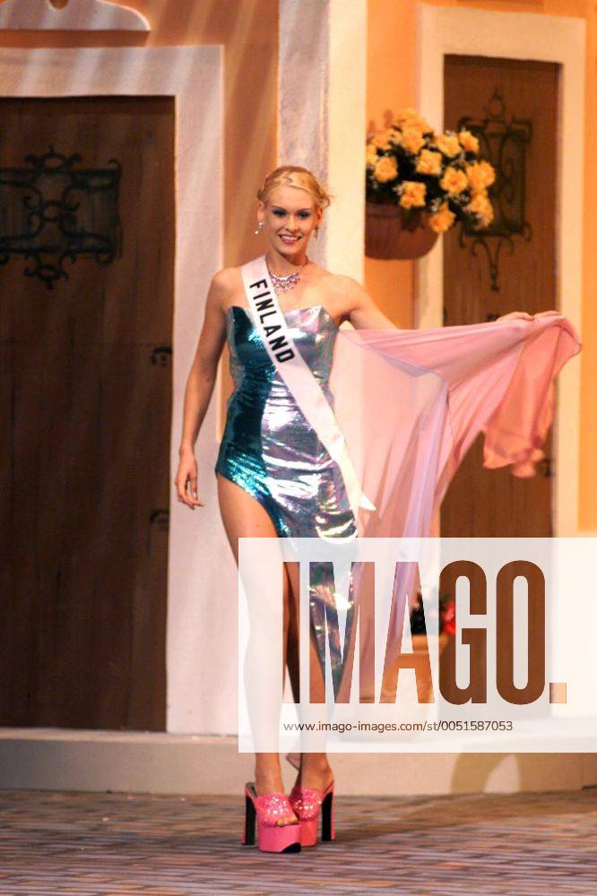 Heidi Willman (FIN Miss Finnland) anlässlich der Wahl der Miss Universe 2001 in Bayamon UNI200101070