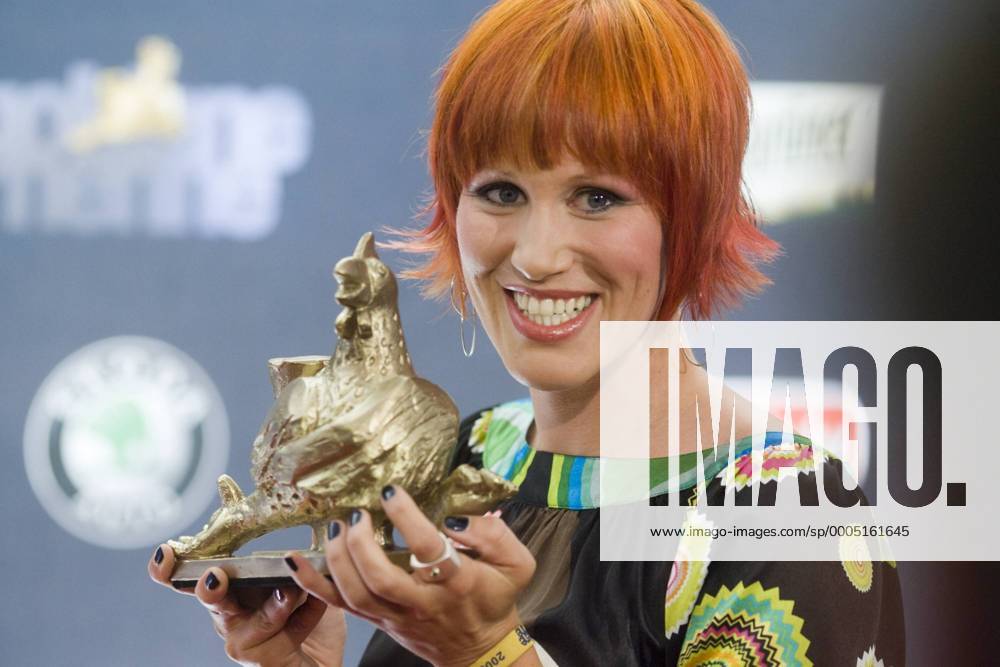Preisträgerin Kati WILHELM GER anlässlich der Verleihung der Goldenen Henne im Berliner Friedrichstadtpalast am 30.09.2009 o00 Preisträger Preisverleihung, Auszeichnung, Sportlerauszeichnung, Gala, Objekte